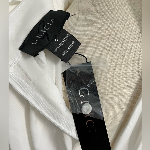 Gracia Pleated Blouse - Picture 2 of 11